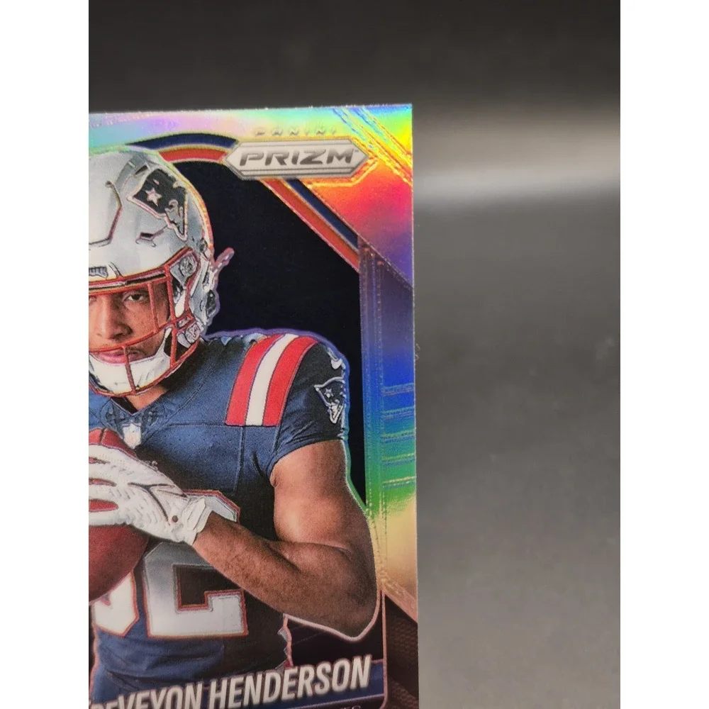 2025 Panini Prizm TreVeyon Henderson #427 Silver Variation Prizm (RC) Patriots